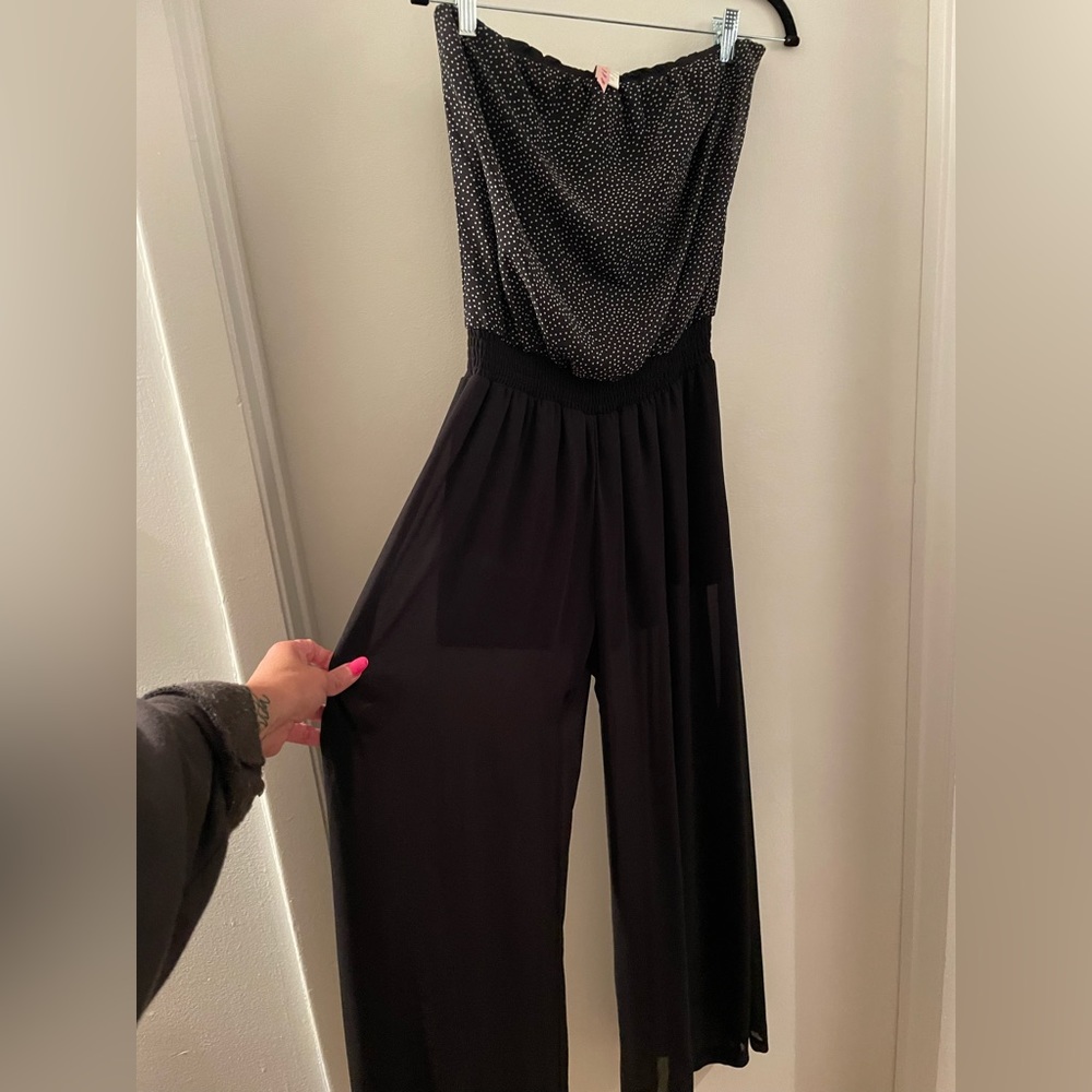 Black and white pants strapless romper. (M)